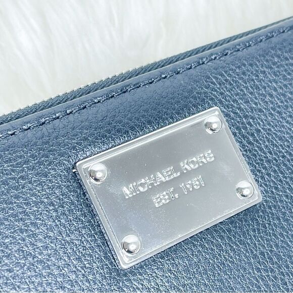 🍋 Michael Kors • Black Leather Zip Around Wallet w/Inner Separations for Cards - Picture 3 of 9